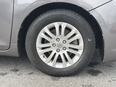 2014 Toyota Sienna XLE 8 Passenger