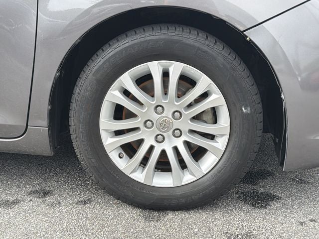 2014 Toyota Sienna XLE 8 Passenger