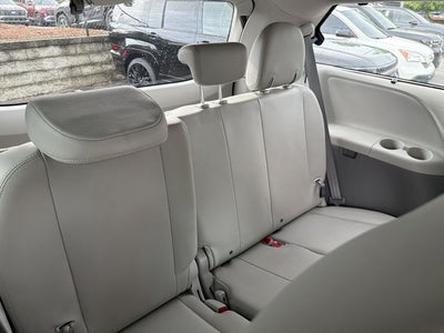 2014 Toyota Sienna XLE 8 Passenger