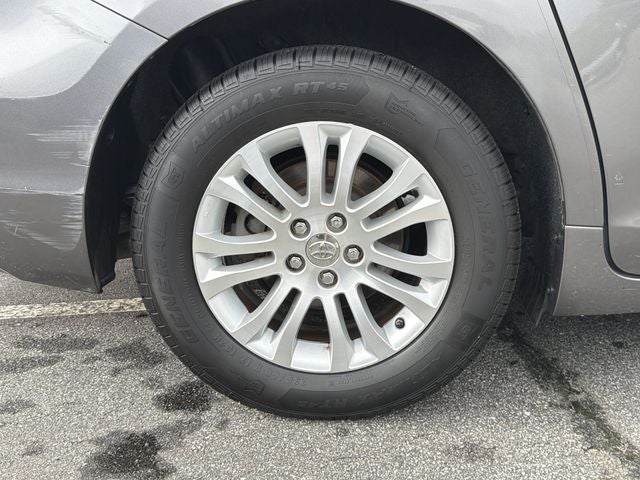 2014 Toyota Sienna XLE 8 Passenger