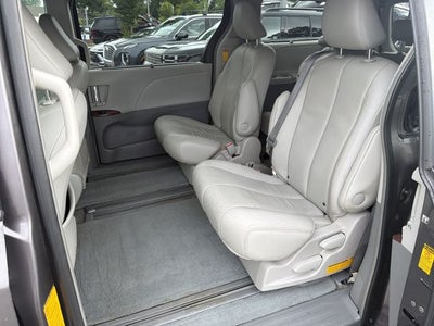 2014 Toyota Sienna XLE 8 Passenger