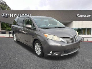 2014 Toyota Sienna XLE 8 Passenger