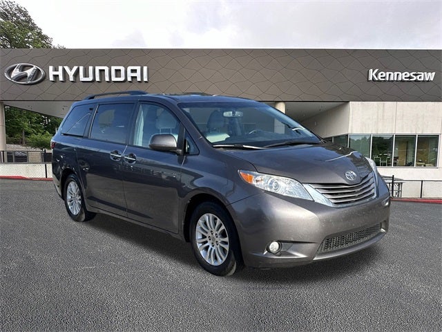 2015 Toyota Sienna L 7 Passenger