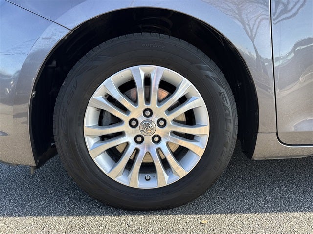 2015 Toyota Sienna L 7 Passenger