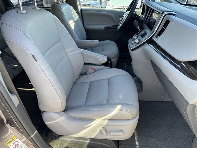 2015 Toyota Sienna L 7 Passenger