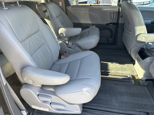 2015 Toyota Sienna L 7 Passenger