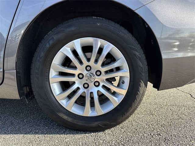 2015 Toyota Sienna L 7 Passenger