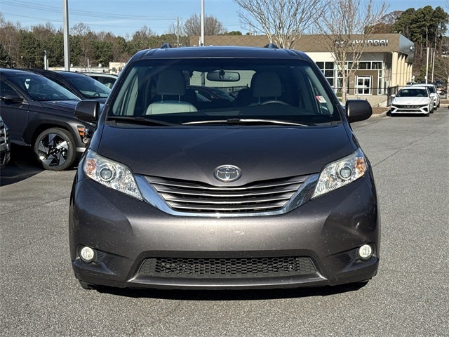 2015 Toyota Sienna L 7 Passenger