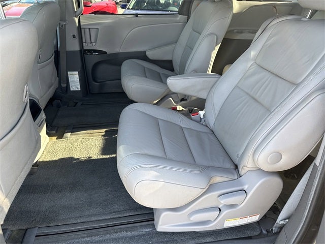 2015 Toyota Sienna L 7 Passenger