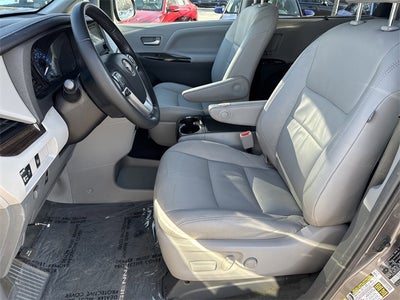 2015 Toyota Sienna L 7 Passenger