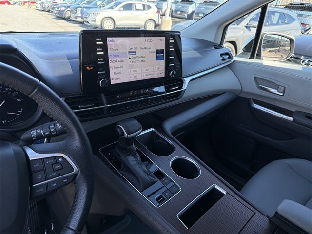 2021 Toyota Sienna XLE