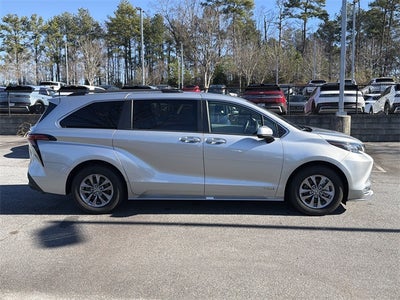 2021 Toyota Sienna XLE