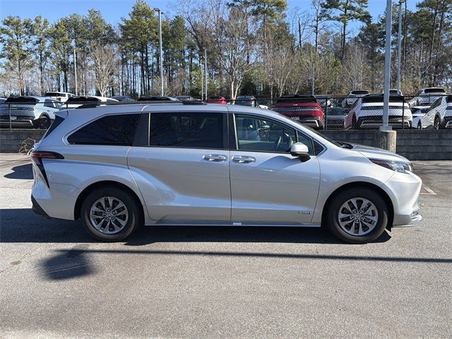2021 Toyota Sienna XLE