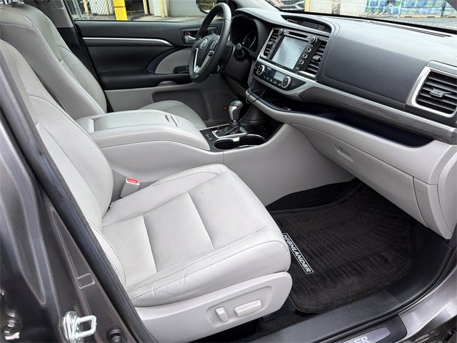 2018 Toyota Highlander Limited Platinum
