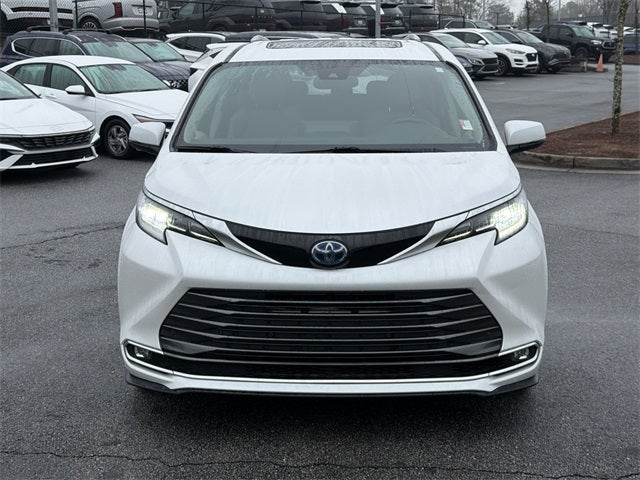 2023 Toyota Sienna Limited 7 Passenger