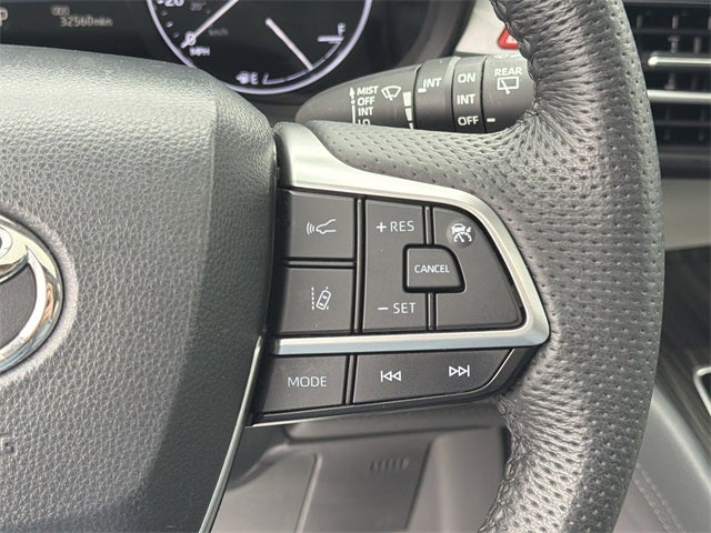 2023 Toyota Sienna Limited 7 Passenger