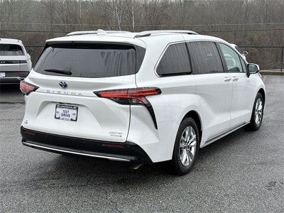 2023 Toyota Sienna Limited 7 Passenger