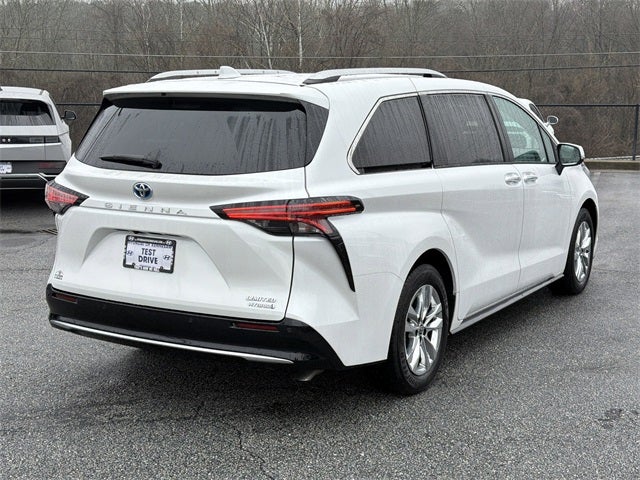 2023 Toyota Sienna Limited 7 Passenger