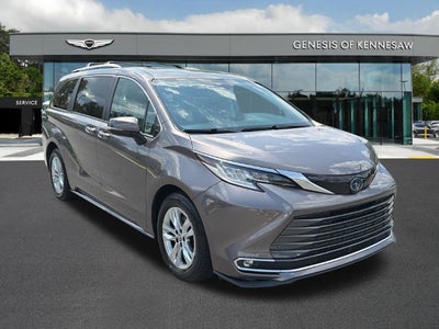 2022 Toyota Sienna Limited 7 Passenger
