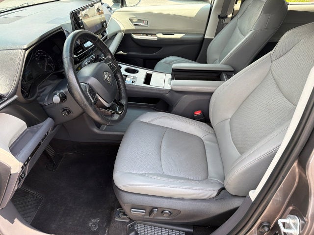 2022 Toyota Sienna Limited 7 Passenger