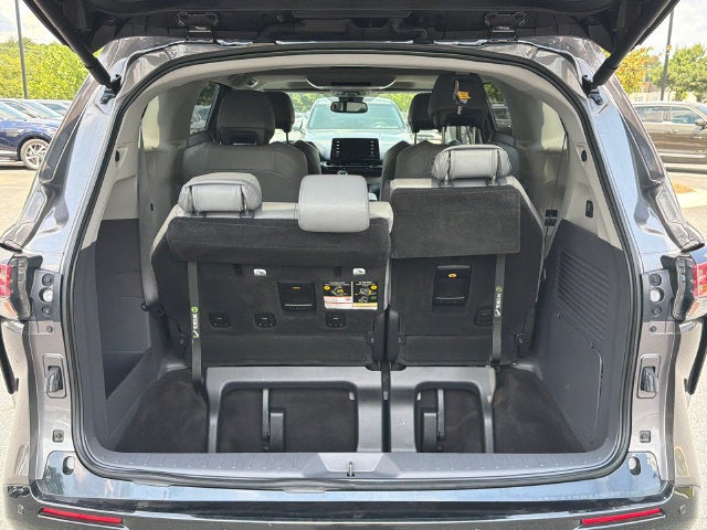 2022 Toyota Sienna Limited 7 Passenger
