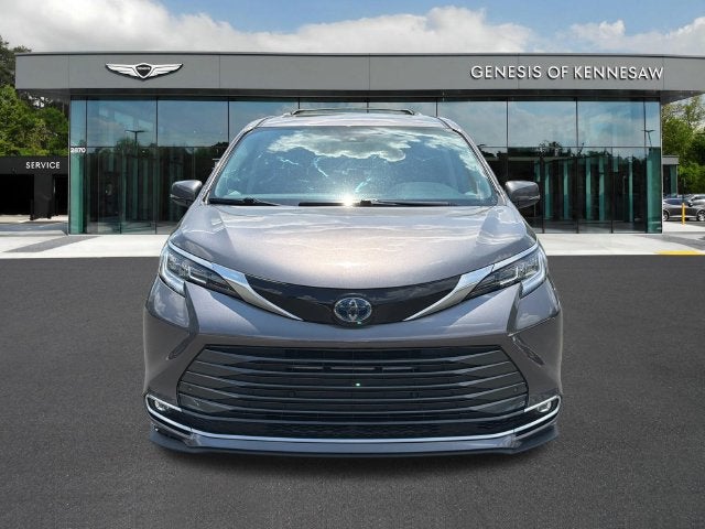 2022 Toyota Sienna Limited 7 Passenger