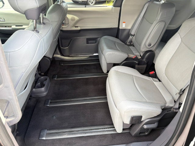 2022 Toyota Sienna Limited 7 Passenger