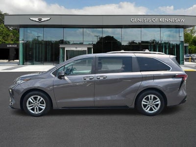 2022 Toyota Sienna Limited 7 Passenger