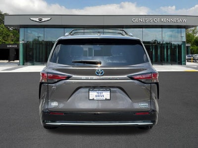 2022 Toyota Sienna Limited 7 Passenger
