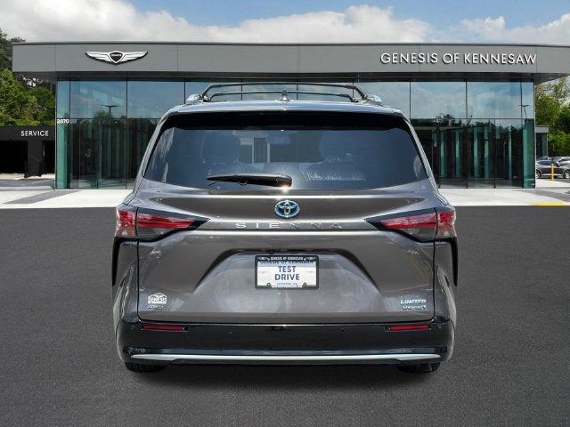 2022 Toyota Sienna Limited 7 Passenger