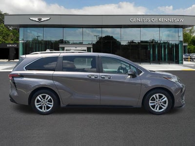 2022 Toyota Sienna Limited 7 Passenger