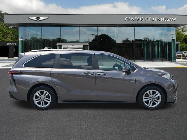 2022 Toyota Sienna Limited 7 Passenger