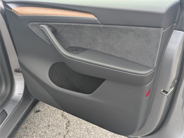 2025 Tesla Model Y Performance