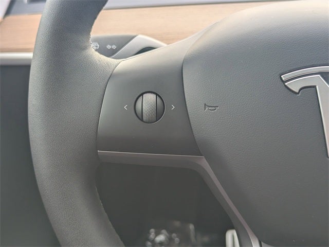 2025 Tesla Model Y Performance