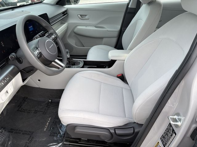 2025 Hyundai KONA SE