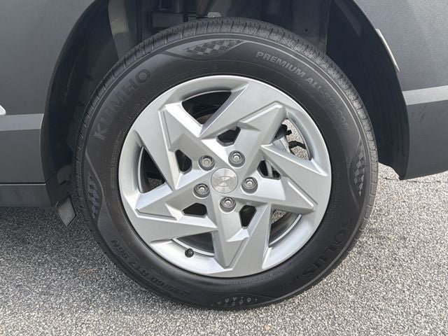 2025 Hyundai KONA SE