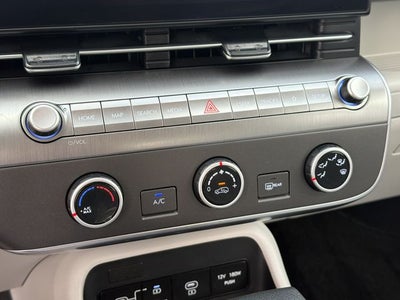 2025 Hyundai KONA SE