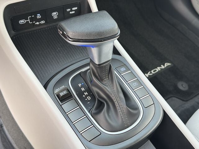 2025 Hyundai KONA SE