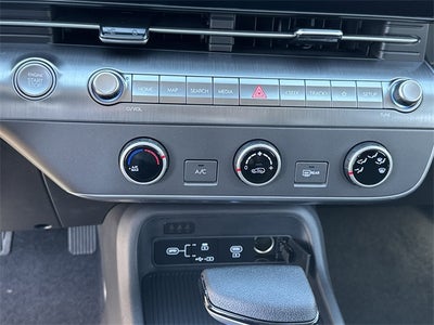 2026 Hyundai KONA SE FWD