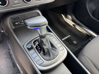 2025 Hyundai KONA SE