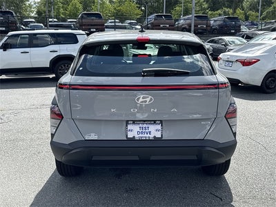 2025 Hyundai KONA SE