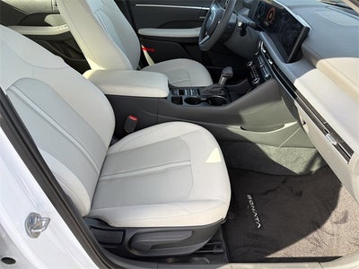 2025 Hyundai SONATA SE