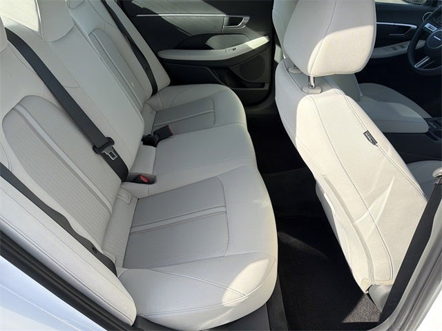 2025 Hyundai SONATA SE