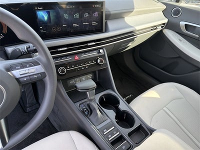 2025 Hyundai SONATA SE