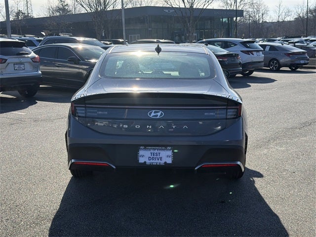 2025 Hyundai SONATA SE