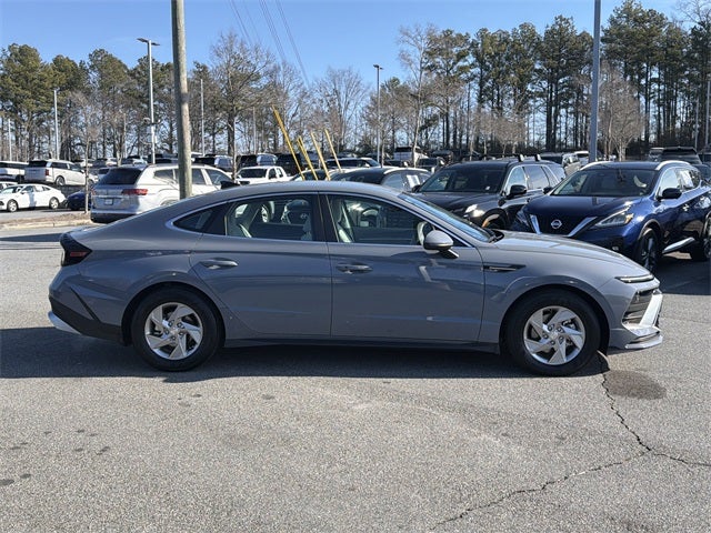 2025 Hyundai SONATA SE