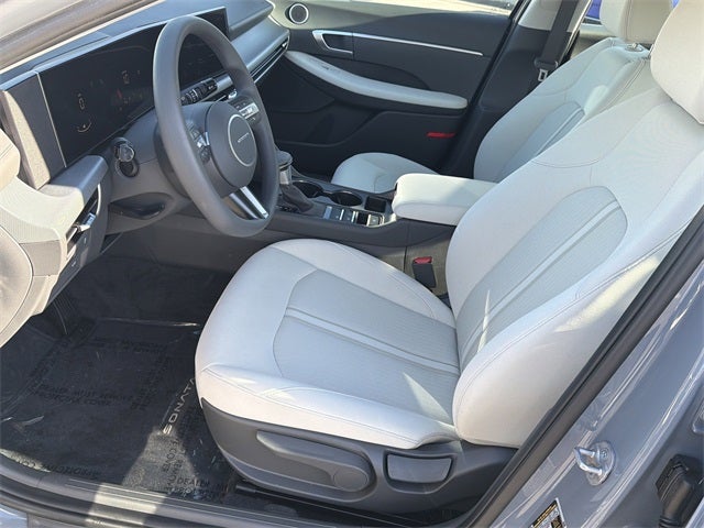 2025 Hyundai SONATA SE