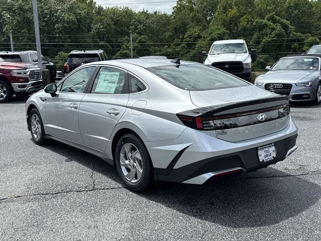 2025 Hyundai SONATA SE