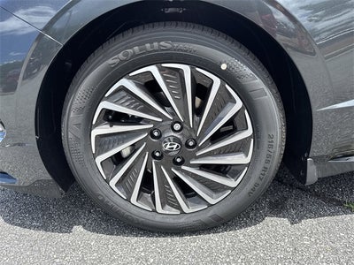 2025 Hyundai SONATA HYBRID SEL