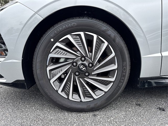 2025 Hyundai SONATA HYBRID SEL